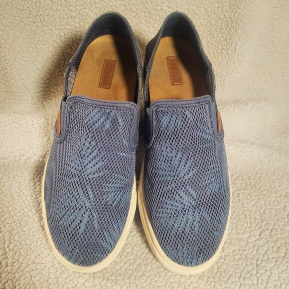 OluKai Pehuea Women's Blue Palm Mesh Slip-On Sneakers Size 6 - Picture 2 of 9